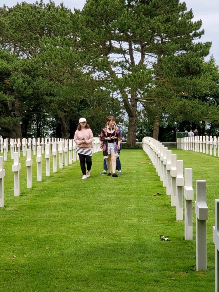 students at the American cemetery in France
