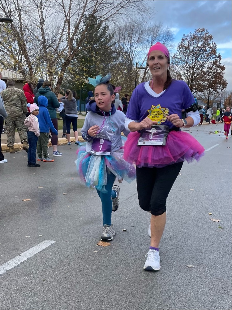 girls running